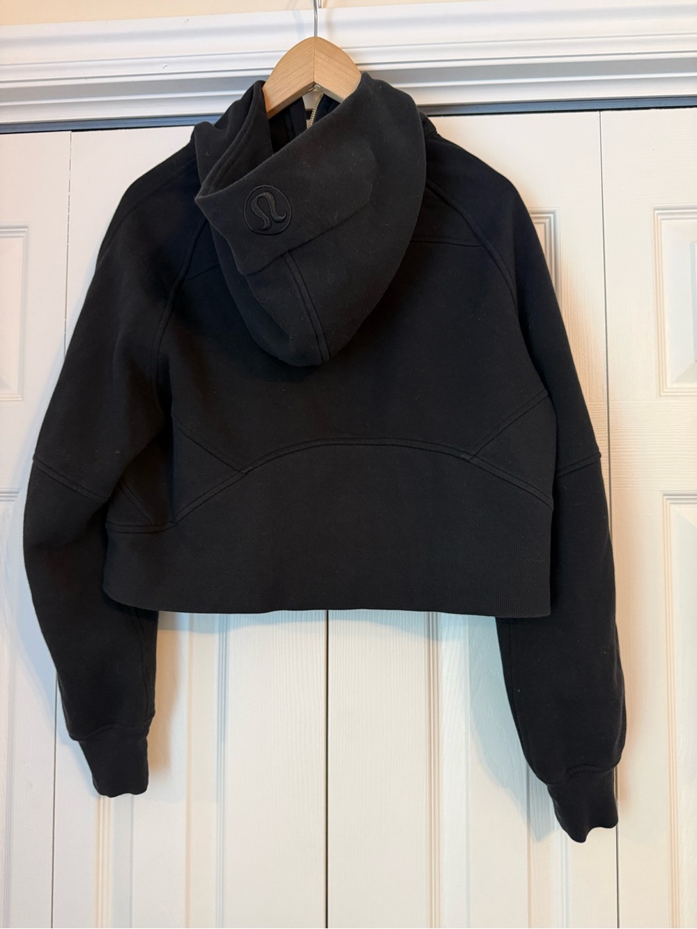 lululemon athletica Black with gold zipper Cropped Scuba Half-Zip Hoody - Picture 2 of 3